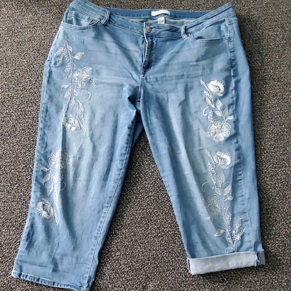 Gently worn boyfriend capri